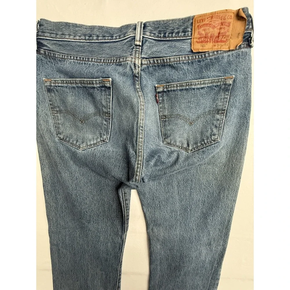 Levi's 501 Men's Jeans 34x34 Light Wash Button Fly Straight Leg Denim 00501-0193